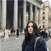 Insegnante di diritto con svariate esperienze nel sociale sia in Italia che all’estero